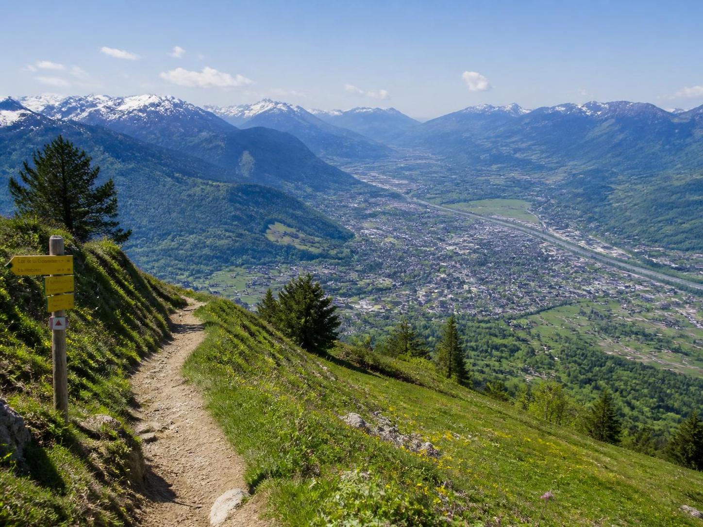 découvrez bonneville, une destination idéale pour une escapade gourmande et des activités nature au cœur des alpes, alliant saveurs locales et paysages préservés.