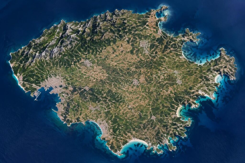 explorez notre carte détaillée des calas de mallorca pour repérer les plages, préparer vos itinéraires et profiter pleinement de votre séjour.